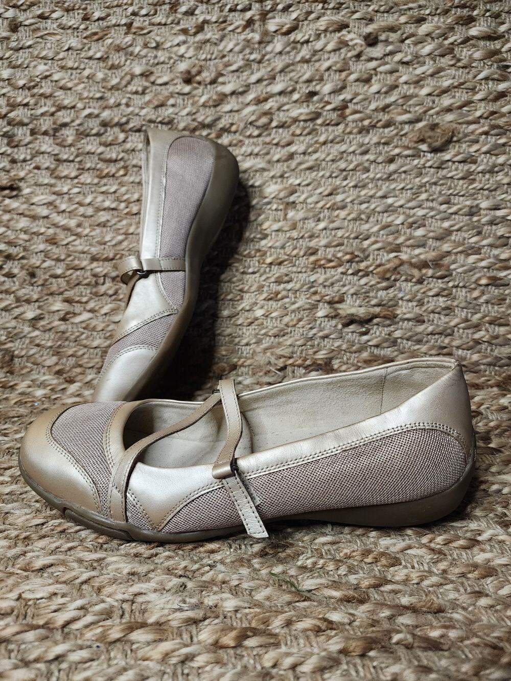 Auditions Leather Gold Mary Jane Flats Comfort Shoes Loop Straps Women's 9.5 W